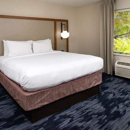 Fairfield Inn & Suites Greensboro Wendover Екстериор снимка