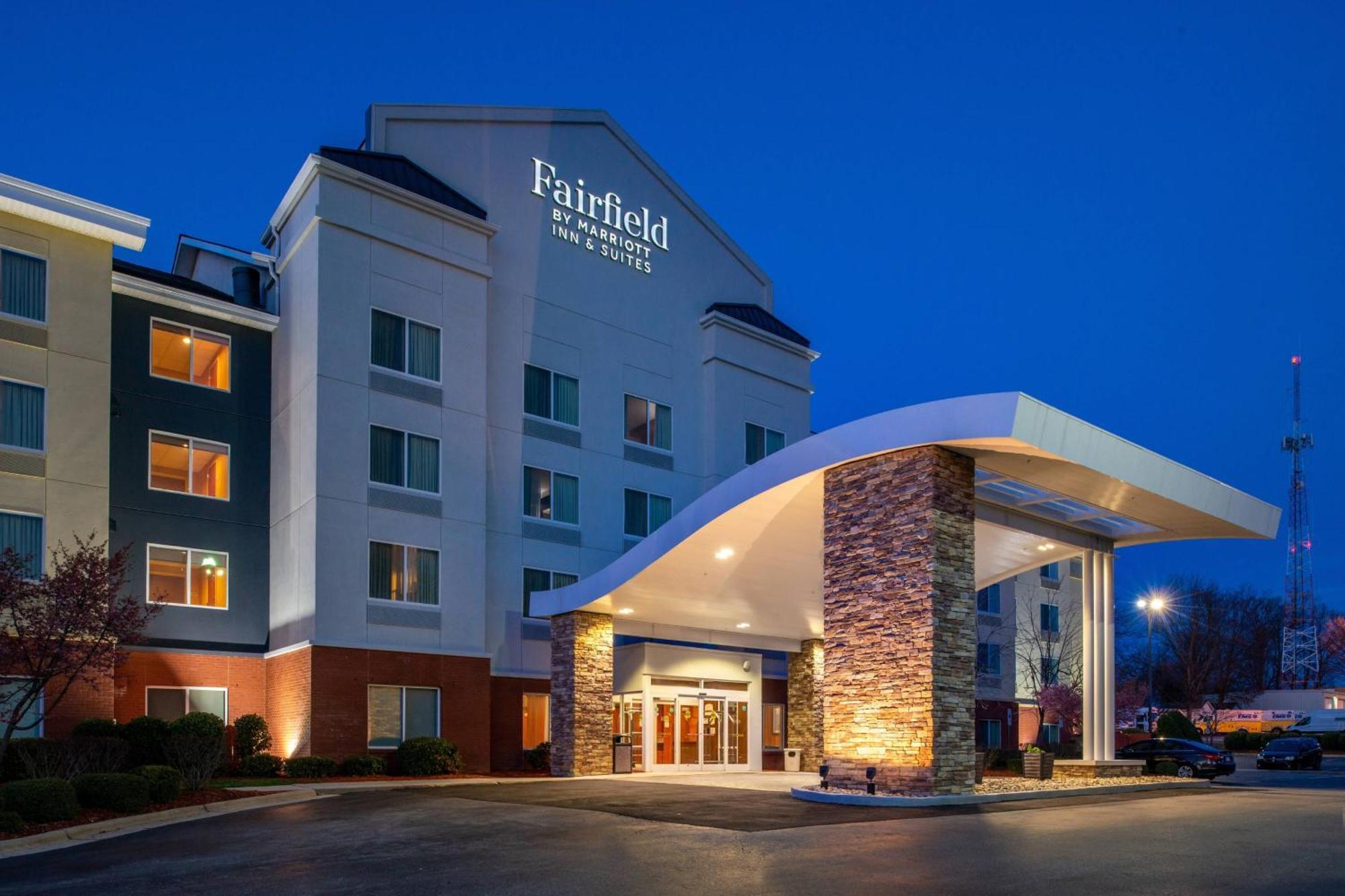 Fairfield Inn & Suites Greensboro Wendover Екстериор снимка