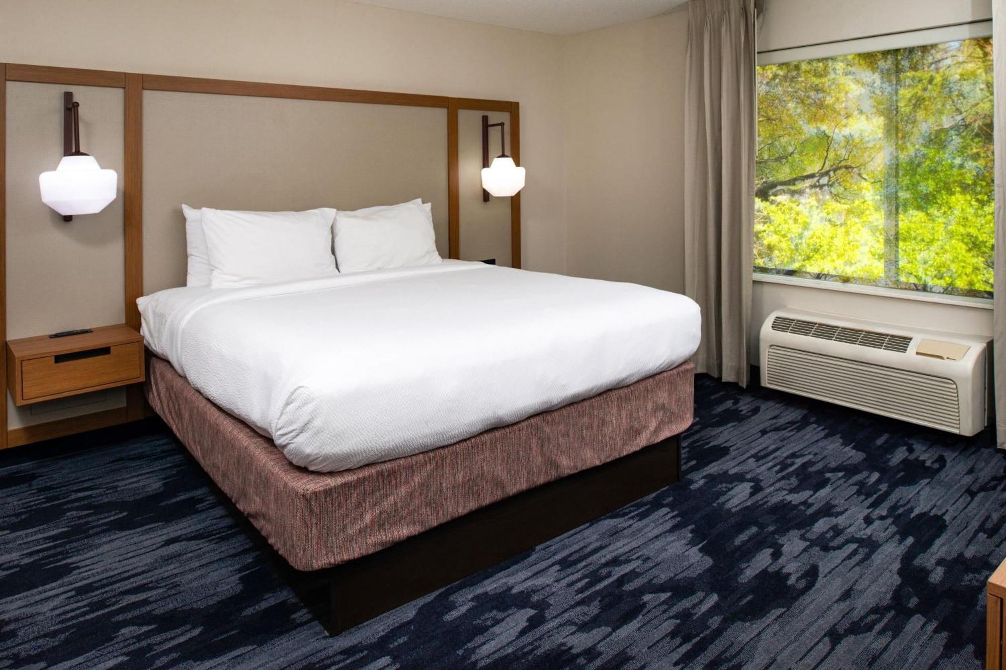 Fairfield Inn & Suites Greensboro Wendover Екстериор снимка