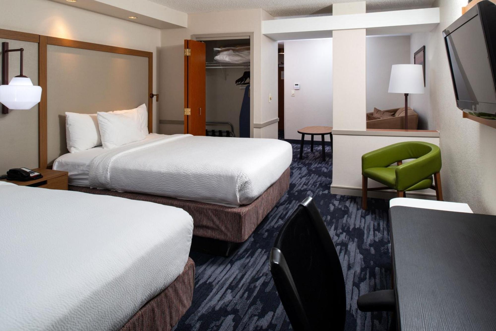 Fairfield Inn & Suites Greensboro Wendover Екстериор снимка