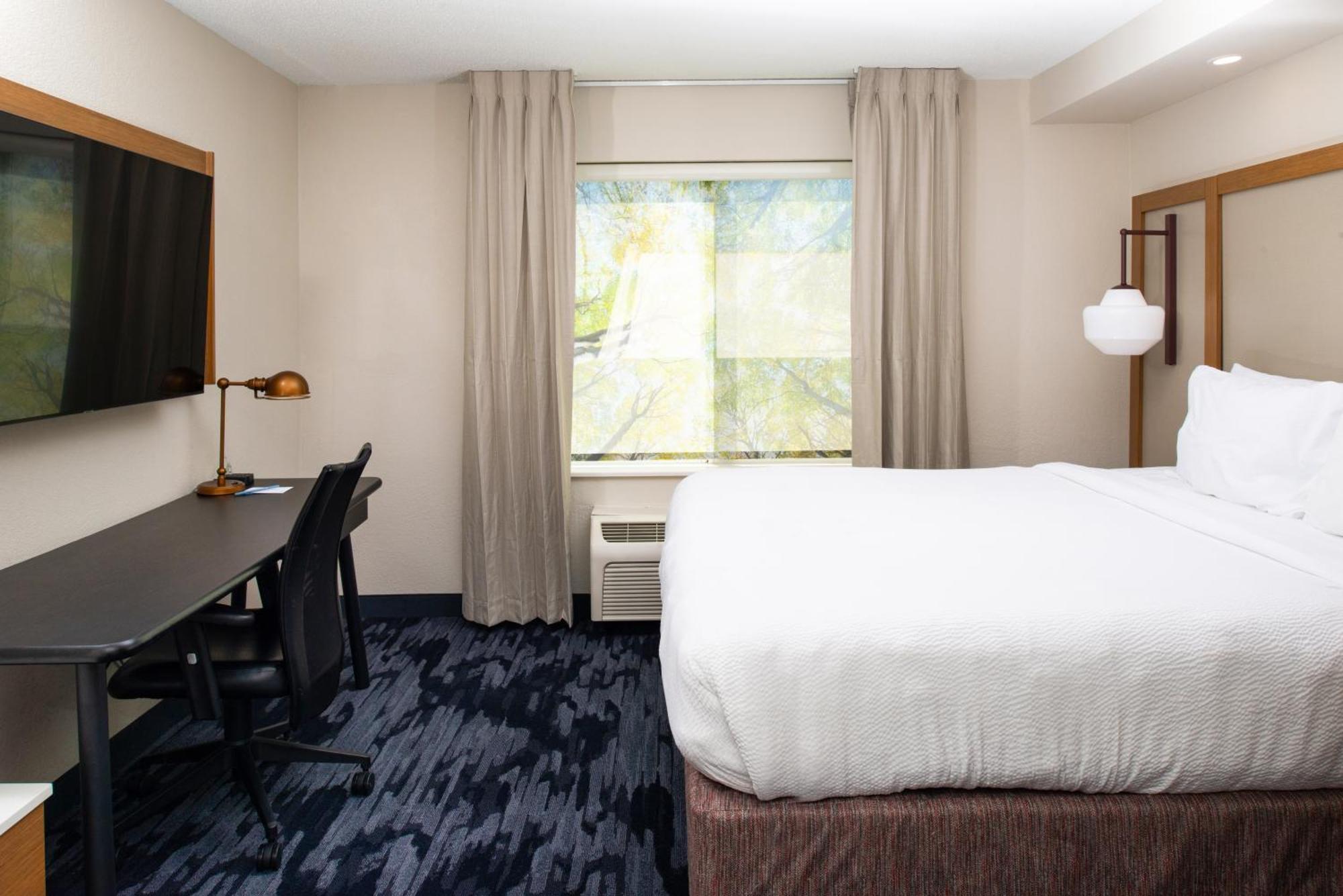 Fairfield Inn & Suites Greensboro Wendover Екстериор снимка