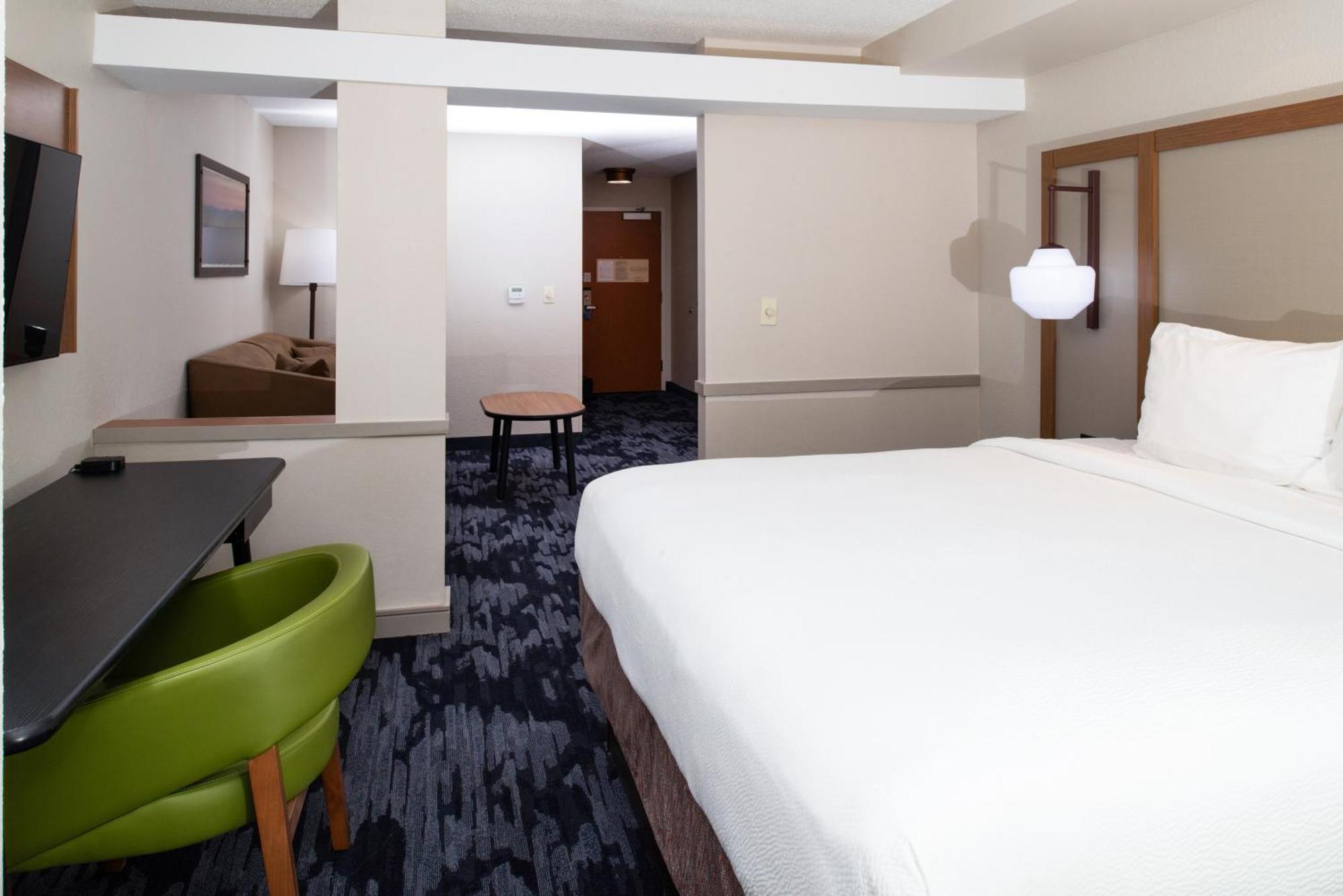 Fairfield Inn & Suites Greensboro Wendover Екстериор снимка