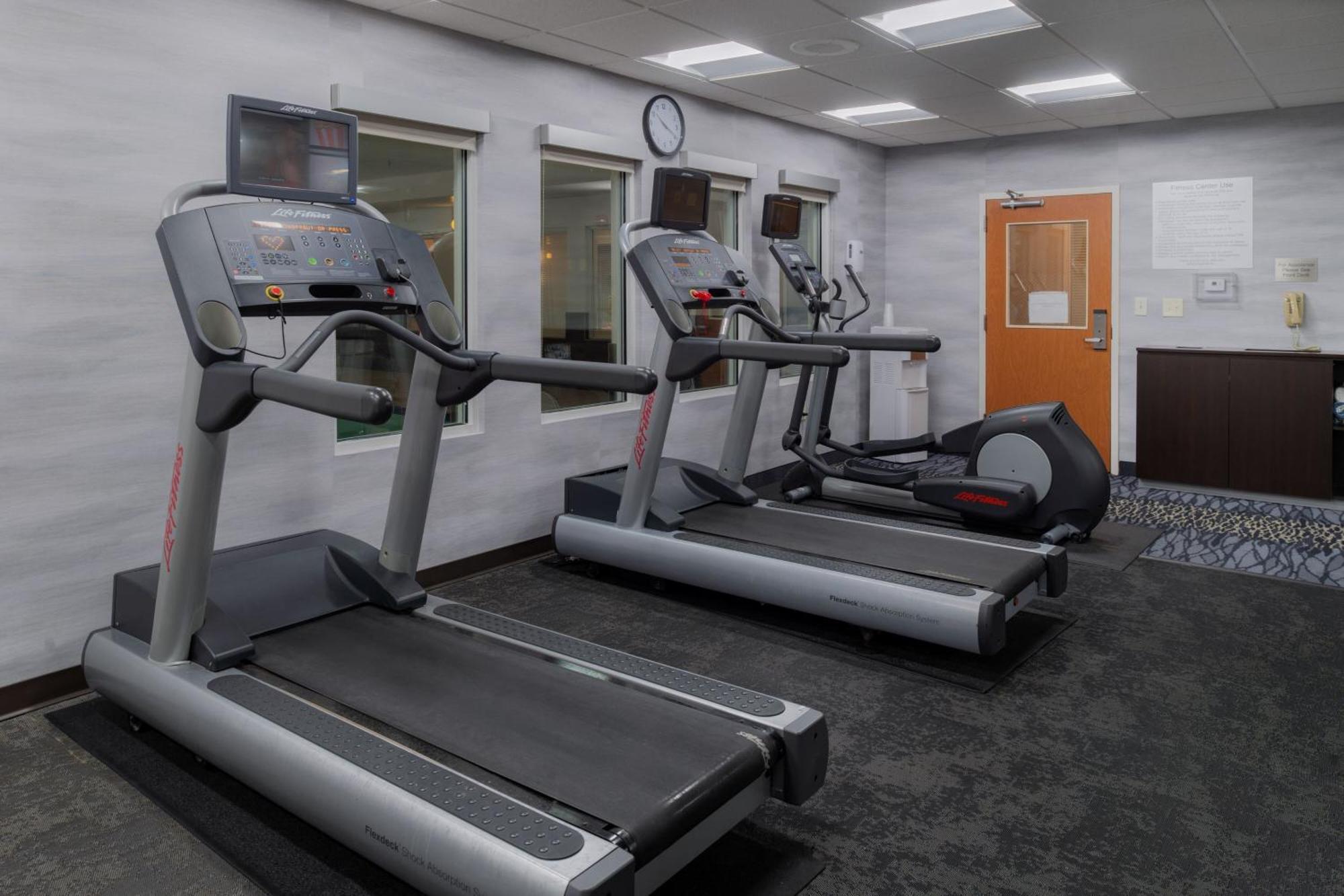 Fairfield Inn & Suites Greensboro Wendover Екстериор снимка