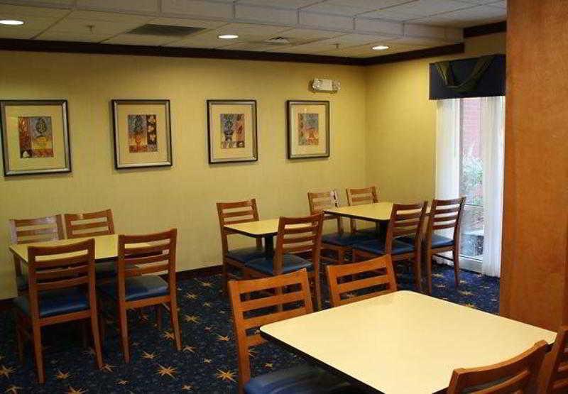 Fairfield Inn & Suites Greensboro Wendover Екстериор снимка